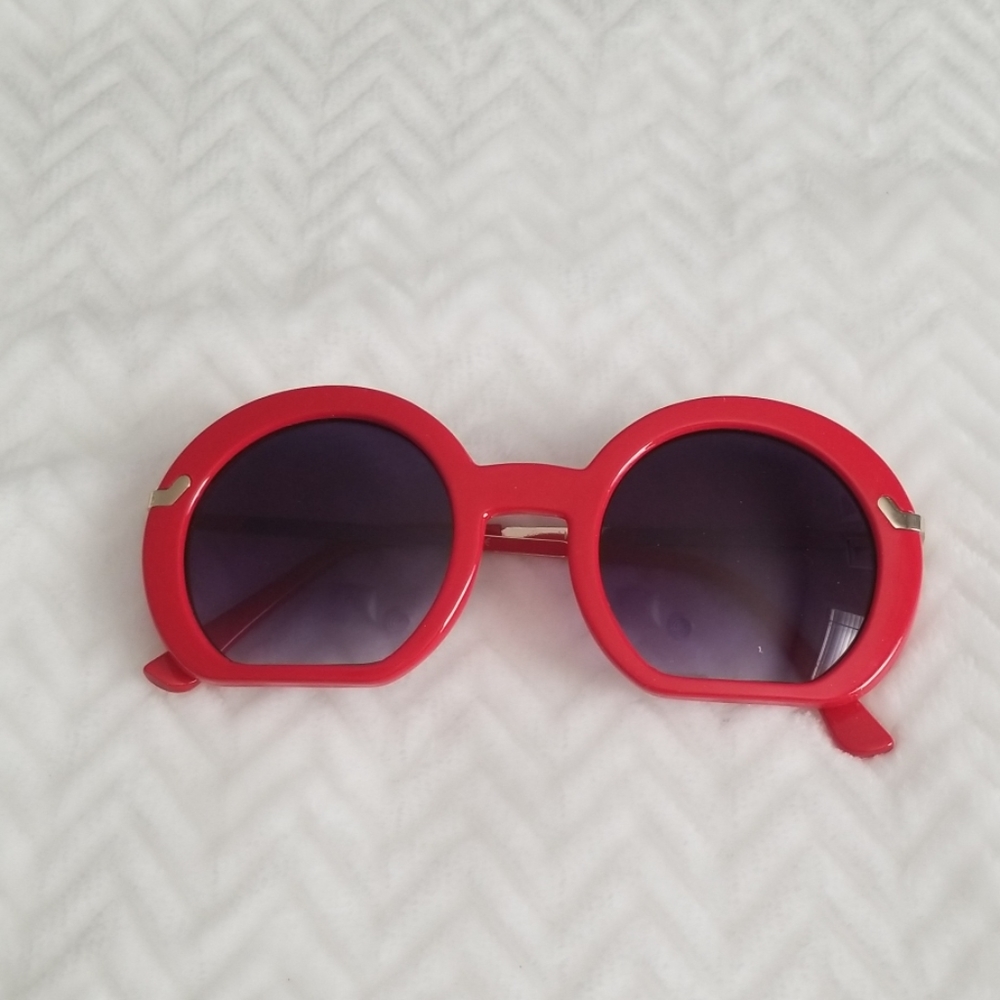 Sunglasses - Picture 2 of 5
